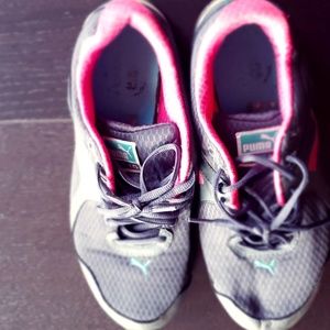 PUMA sport shoes pink/grey Size 9